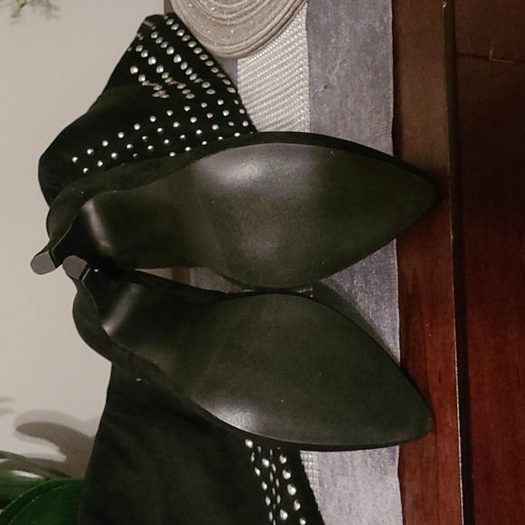 Ashley Stewart Woman 12W, 3.5 inch heel black boots - Picture 4 of 5